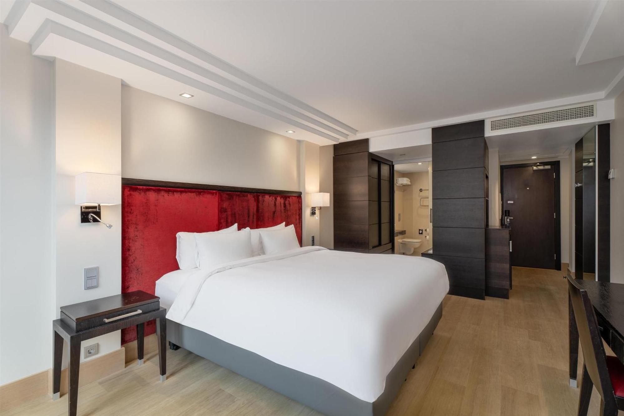 Хотел Radisson Blu Elizabete Hotel,